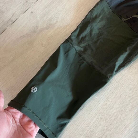 Lululemon Training Tough Crop *Full-On Luxtreme Palm Party Gator Green Black / G - Picture 7 of 12